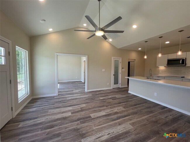 Building Photo - 1196 Canyon Trce