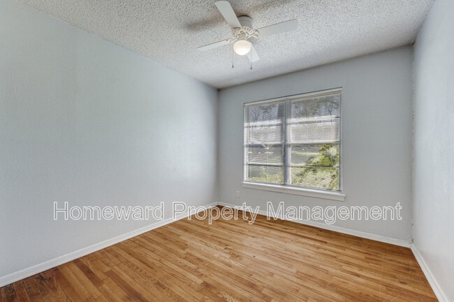 Building Photo - 7 Pershing Dr