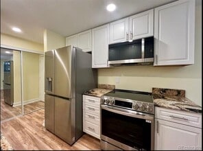 Building Photo - 2375 S Linden Ct