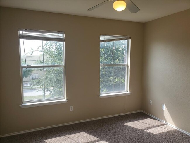 Building Photo - 13704 Harris Ridge Blvd