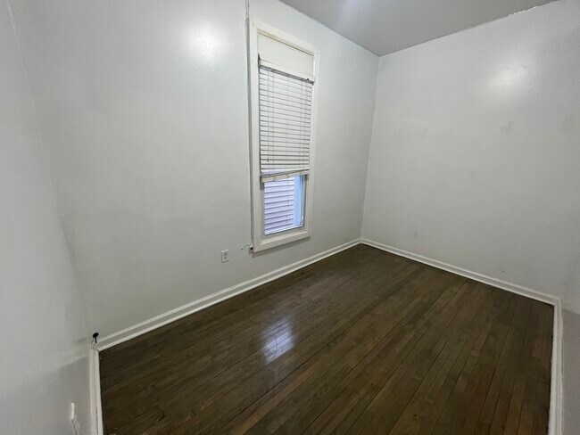 Bedroom 3 - 2048 W 52nd Pl