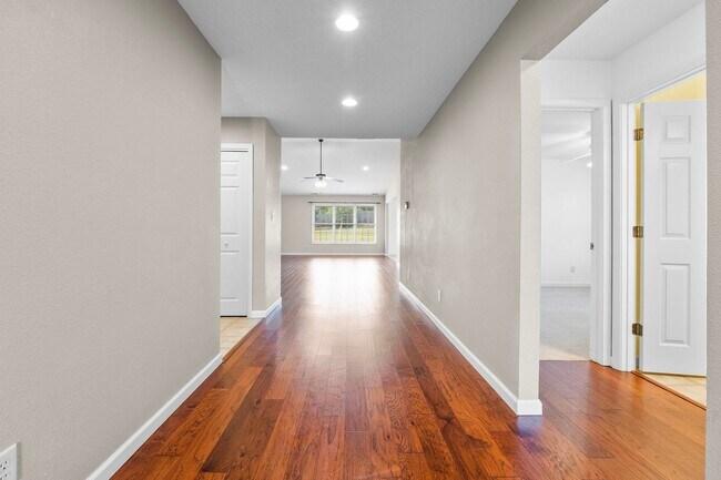 Building Photo - 2817/2819 Lynwood Hills Dr