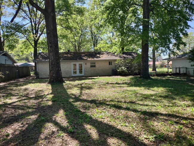 Building Photo - 2814 Teasley Dr