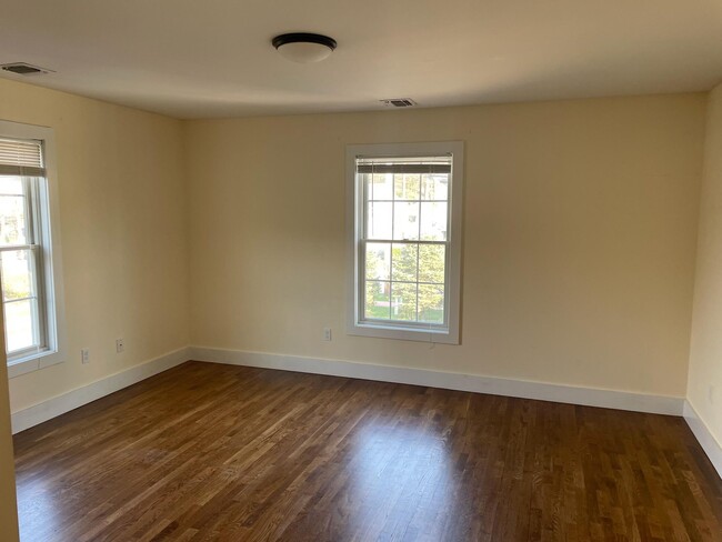 Building Photo - 339 US-202