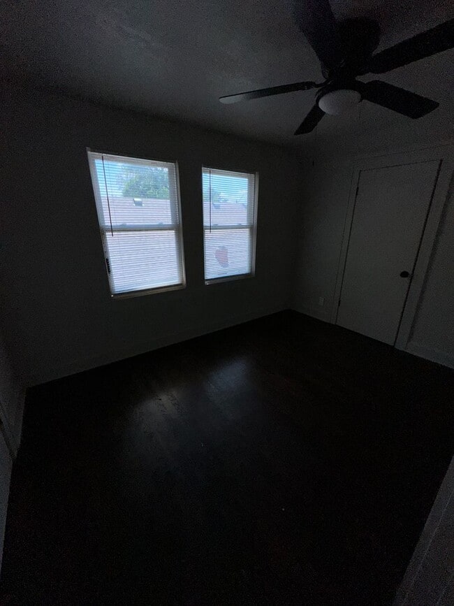 Building Photo - 2217 Drury Ave