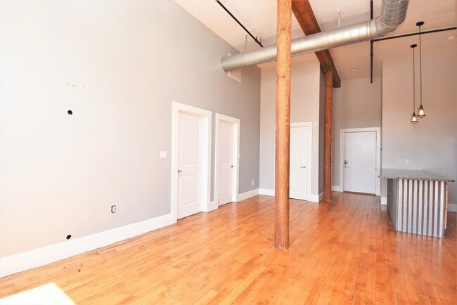 Building Photo - 275 Essex St