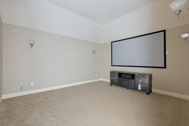 Building Photo - 594 Louder Way