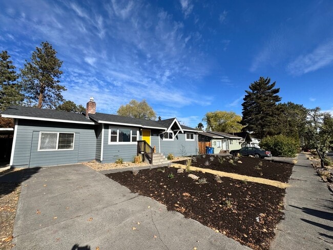 Primary Photo - FOR RENT: UNFURNISHED: - Super Sweet Cottage style home in Midtown Bend.