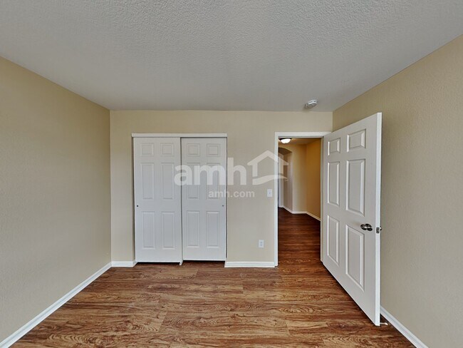 Building Photo - 2320 S Gibralter Way