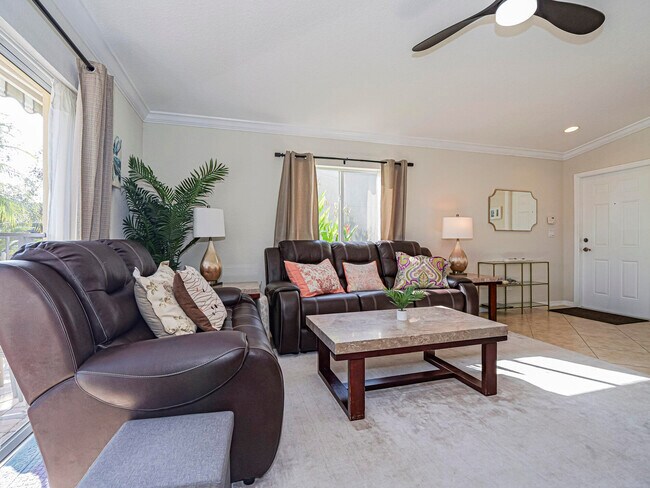 Building Photo - 5520 45th Ave