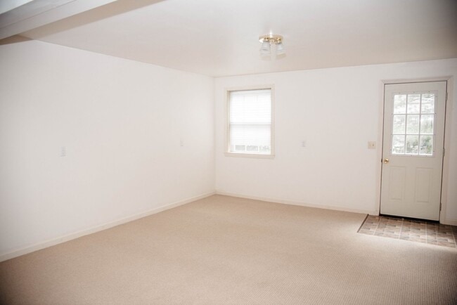 Building Photo - 32 Gantz Meadows