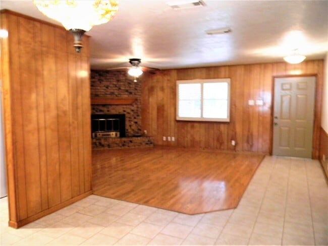 Building Photo - 25598 Kimbro Rd