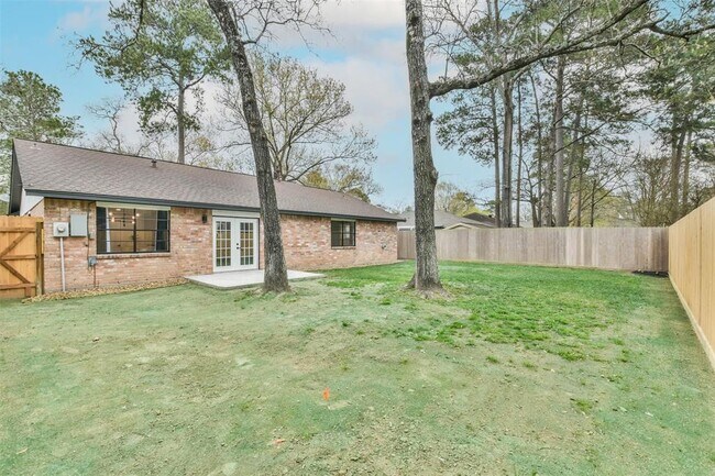 Building Photo - 2718 Foliage Green Dr