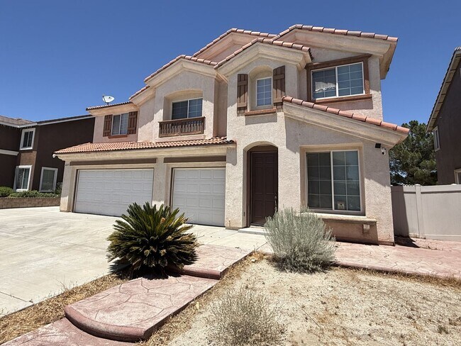 Building Photo - Palmdale 4 Bedroom + 3 Bath