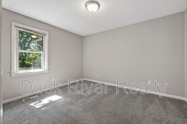 Building Photo - 203 Hunter Dr