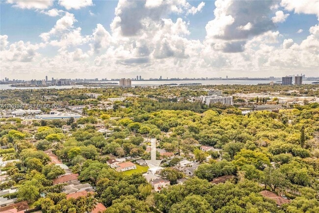 Building Photo - 320 NE 88th St