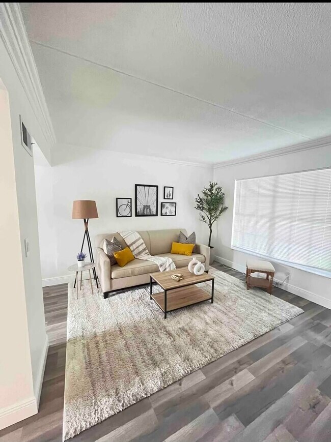 Building Photo - 3603 Townhouse Ct