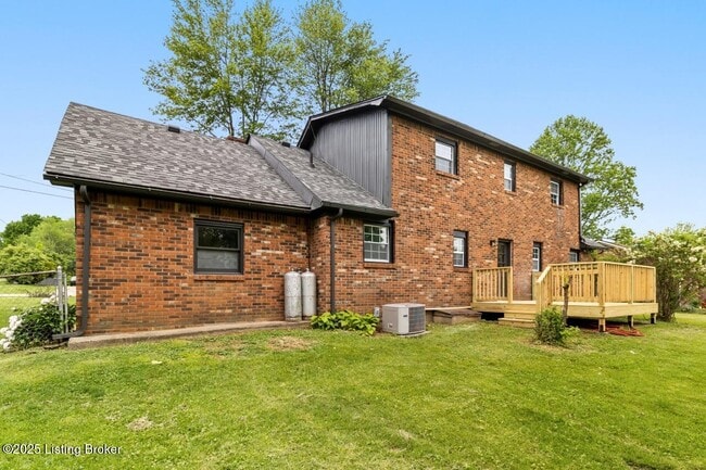 Building Photo - 2222 Elmcrest Dr