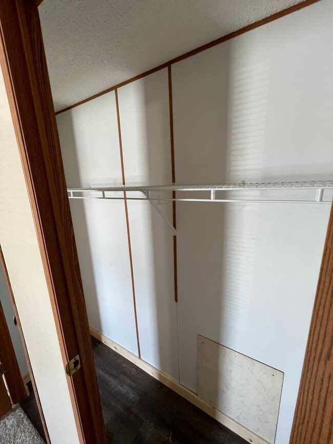 Building Photo - 2 Bedroom 2 Bath Updated Mobile Home in Cliffview Mobile Home Park. Very well kept-up area.