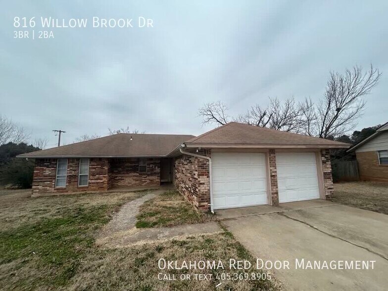 Building Photo - 816 Willow Brook Dr
