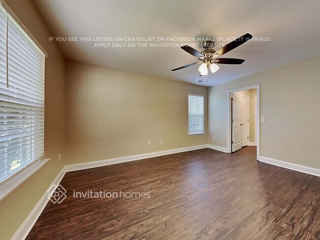 Building Photo - 1303 Oakshade Ave