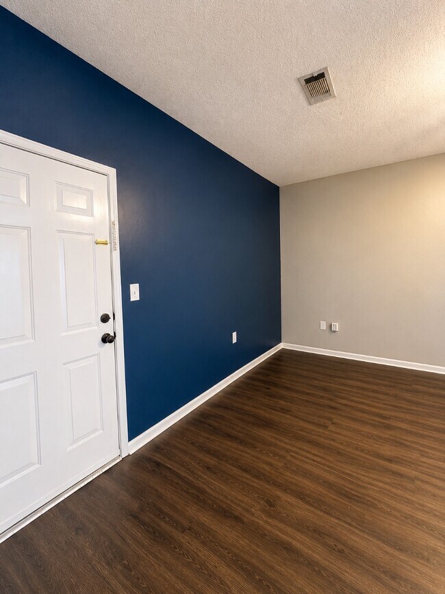 Building Photo - 239 Pine Meadows Cir