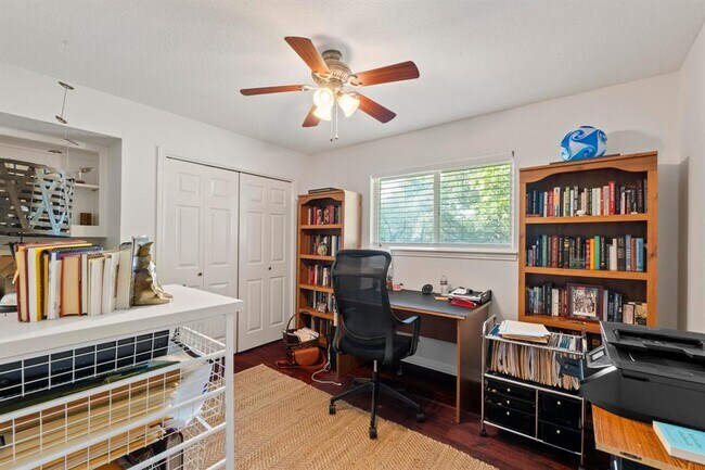 Building Photo - 10701 Leafwood Ln