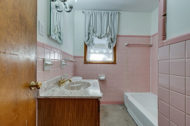 Building Photo - 2728 Nodyne Dr