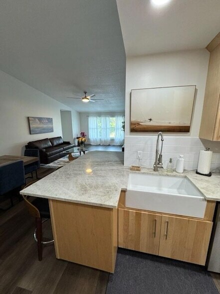 Building Photo - 8195 SE Croft Cir