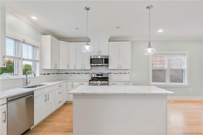 Building Photo - 179 Adelphi Ave