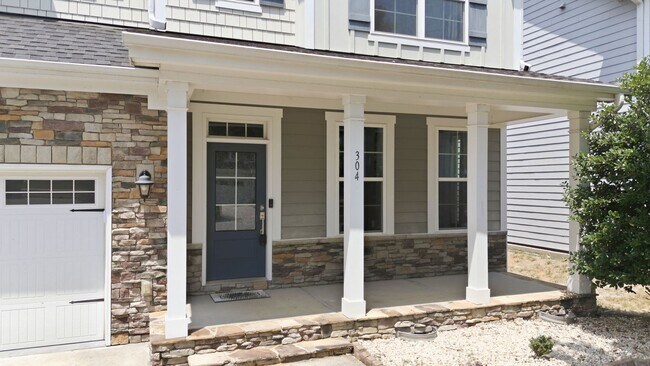 Building Photo - 304 Atwood Dr