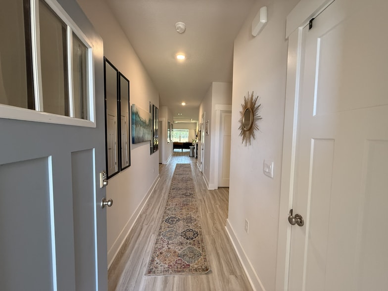 Building Photo - 5851 Sargassum Ln