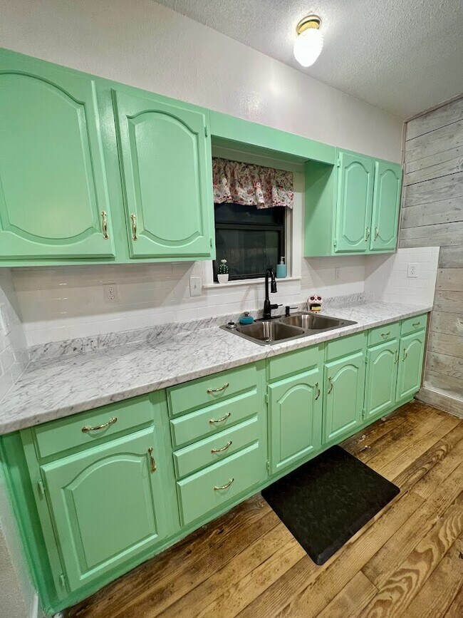 Kitchen - 1921 Sacramento