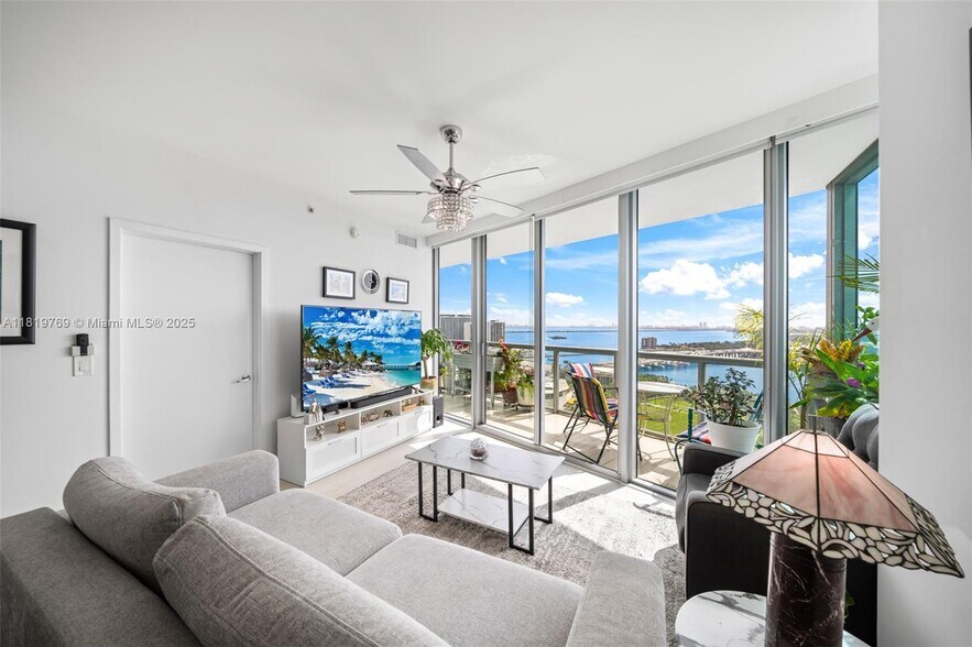 Building Photo - 888 Biscayne Blvd