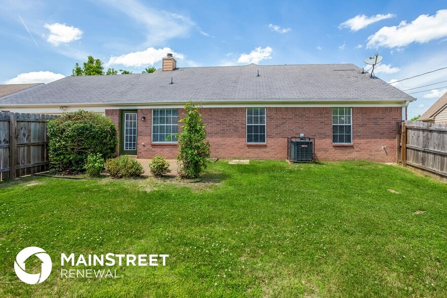 Building Photo - 6719 Ross Manor Dr