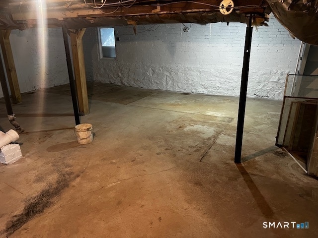 Building Photo - 64 Seymour St