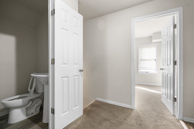 Building Photo - 1211 W 30th St