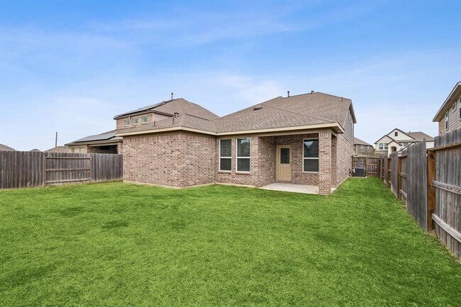 Building Photo - 15139 Provost Craig Dr