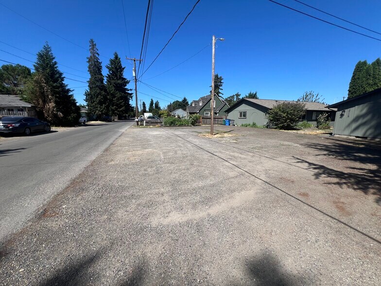 Building Photo - 2115 Carlson Rd