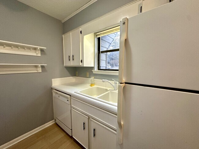 Building Photo - 29 Pheasant Ct