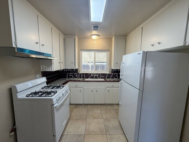 Building Photo - 172 Connors Ave