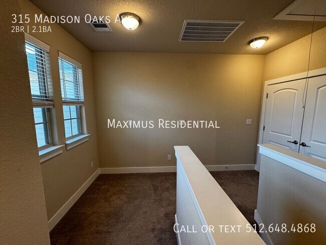 Building Photo - 315 Madison Oaks Ave