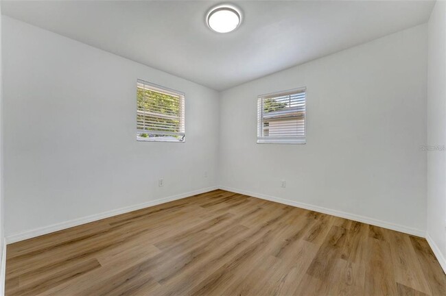 Building Photo - 11134 Harding Dr