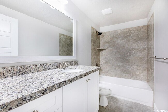 Building Photo - 577 E 200 S