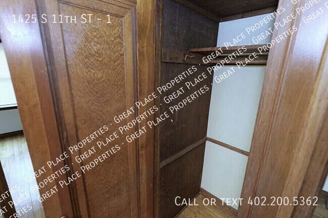 Building Photo - 1425 S 11th St