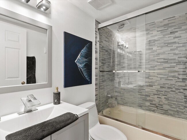 Building Photo - 4025 Village Dr