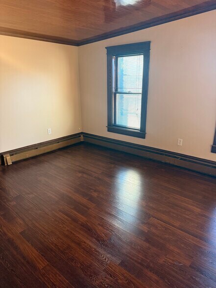 Building Photo - 46 S Main St