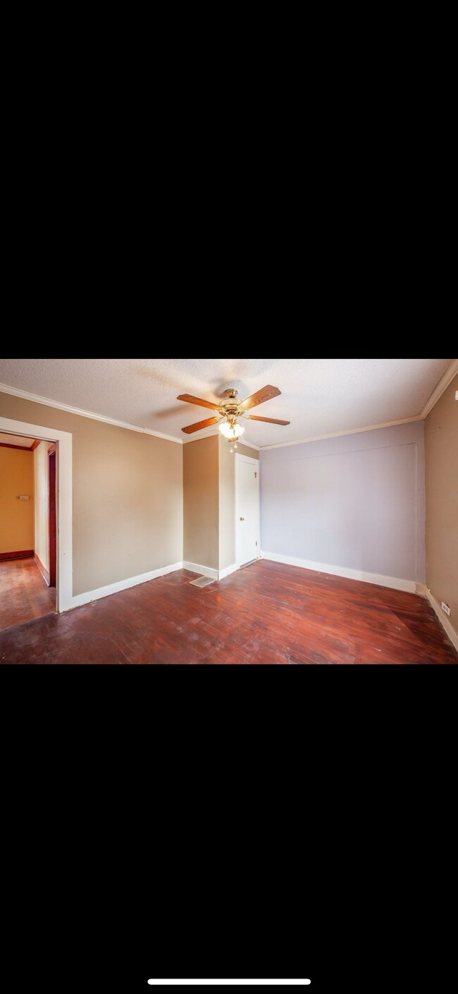 Building Photo - 805 E Jefferson St