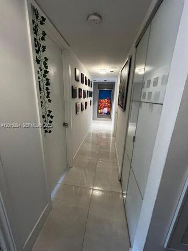 Building Photo - 1627 Brickell Ave