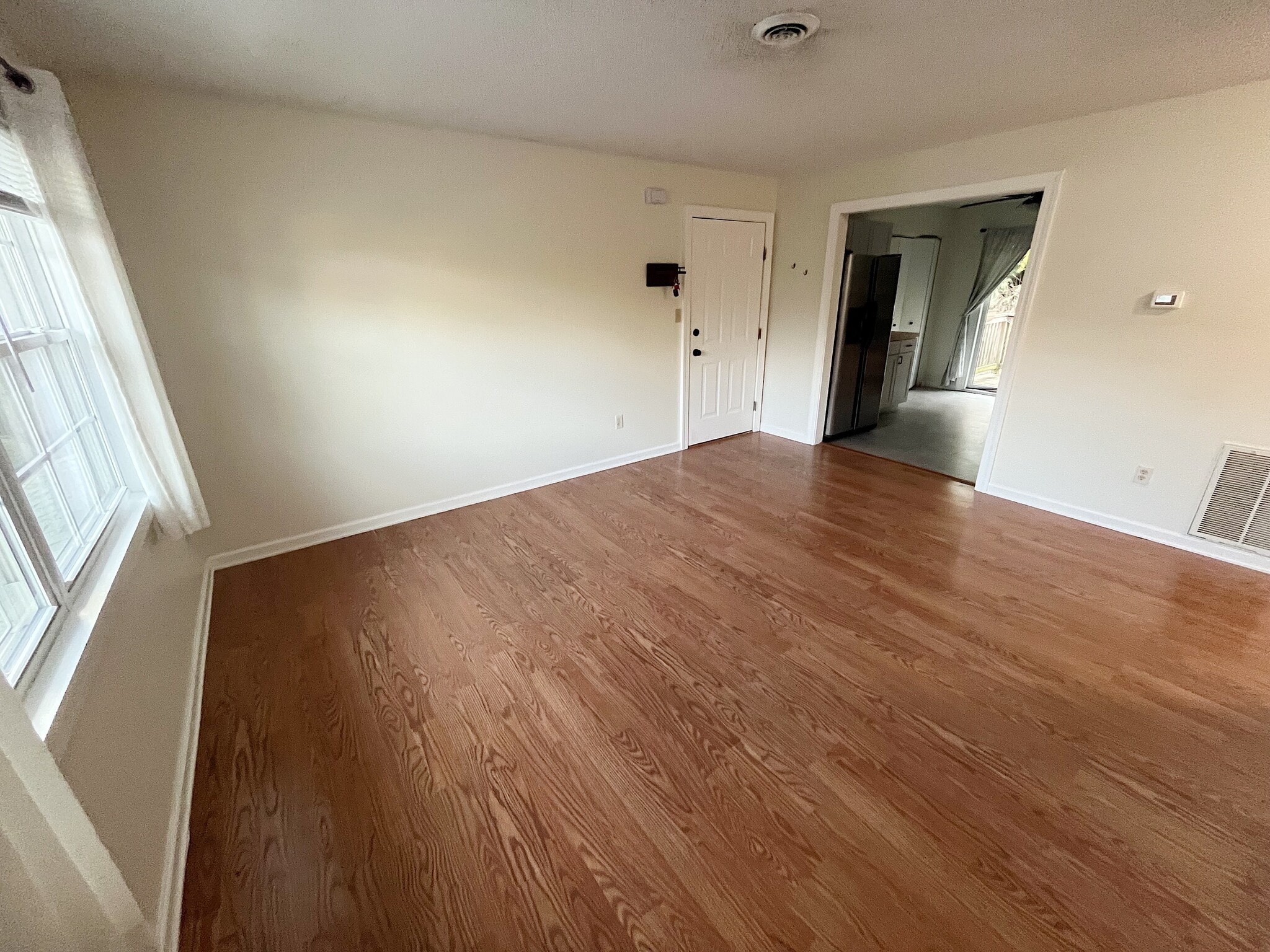 Building Photo - 25A Pine Ln